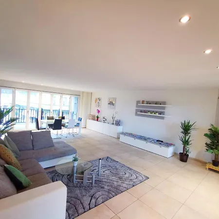 Luxury & Cozy In City Center Apartman *